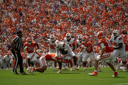 Clemson’s Unexpected Fall: Tigers Stumble to 1-3 After Syracuse Upset